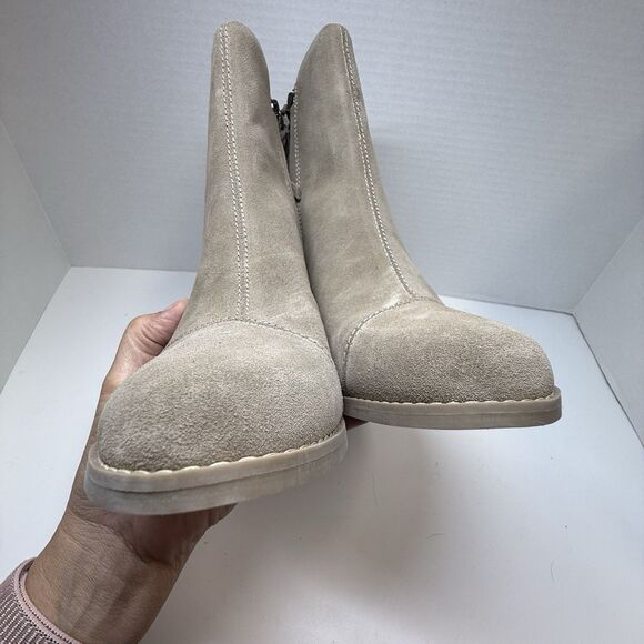 Tom’s Evelyn Suede Heeled Booties Dune Suede Metallic Suede Sz 7 New - Picture 6 of 8